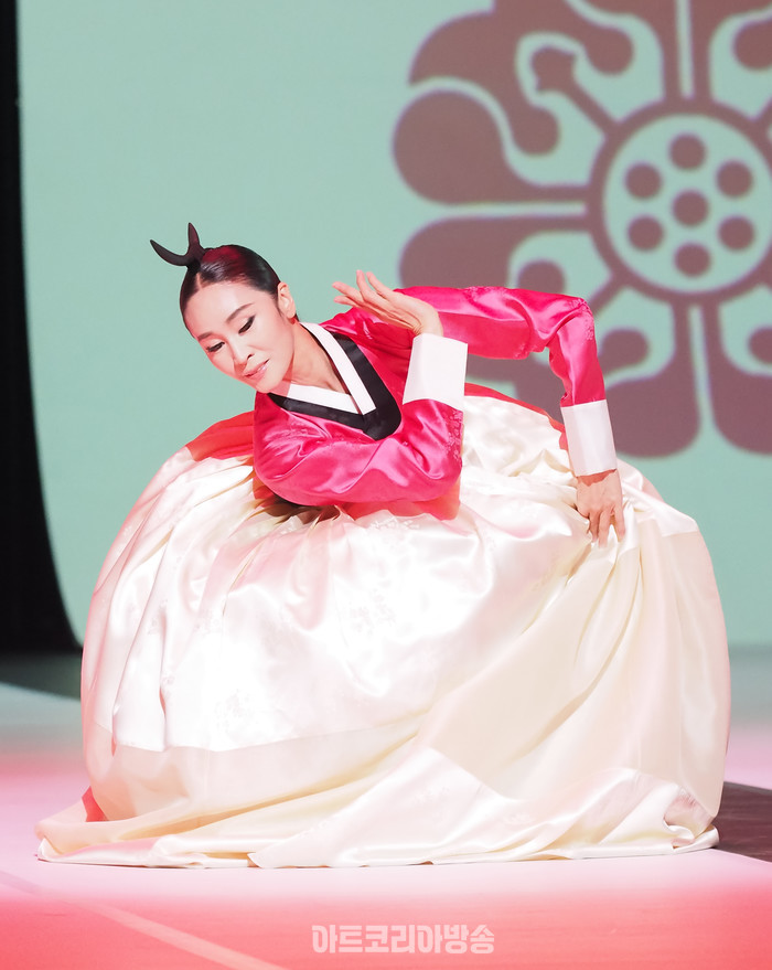 국립무용단 '묵향' 전막 프레스콜. 2023.12.13 사진 ⓒ아트코리아방송 이용선 기자​