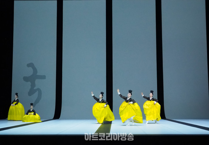 국립무용단 '묵향' 전막 프레스콜. 2023.12.13 사진 ⓒ아트코리아방송 이용선 기자​