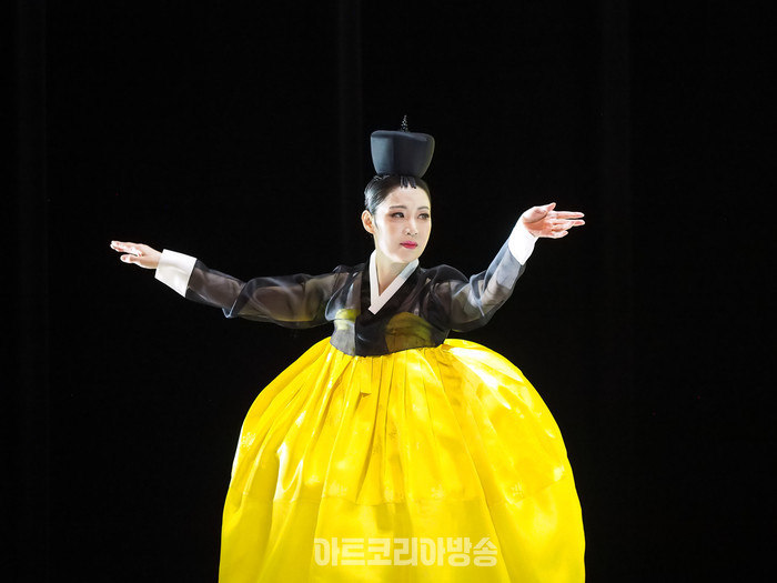 국립무용단 '묵향' 전막 프레스콜. 2023.12.13 사진 ⓒ아트코리아방송 이용선 기자​