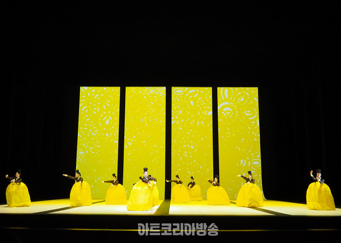 국립무용단 '묵향' 전막 프레스콜. 2023.12.13 사진 ⓒ아트코리아방송 이용선 기자​