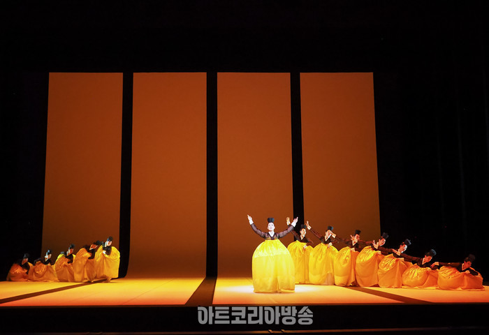 국립무용단 '묵향' 전막 프레스콜. 2023.12.13 사진 ⓒ아트코리아방송 이용선 기자​