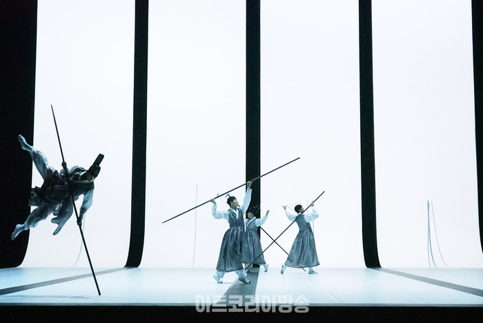 국립무용단 '묵향' 전막 프레스콜. 2023.12.13 사진 ⓒ아트코리아방송 이용선 기자​