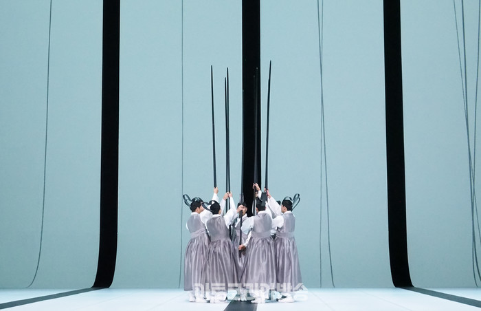 국립무용단 '묵향' 전막 프레스콜. 2023.12.13 사진 ⓒ아트코리아방송 이용선 기자​