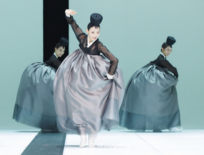 국립무용단 '묵향' 전막 프레스콜. 2023.12.13 사진 ⓒ아트코리아방송 이용선 기자​