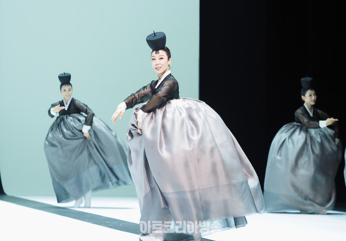 국립무용단 '묵향' 전막 프레스콜. 2023.12.13 사진 ⓒ아트코리아방송 이용선 기자​