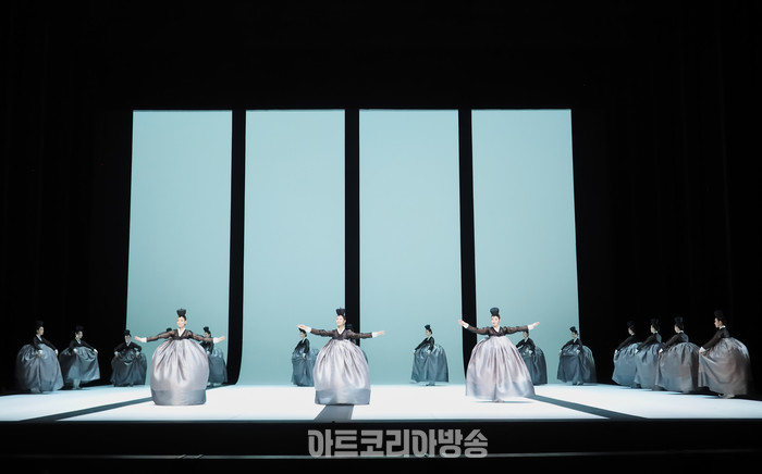 국립무용단 '묵향' 전막 프레스콜. 2023.12.13 사진 ⓒ아트코리아방송 이용선 기자​
