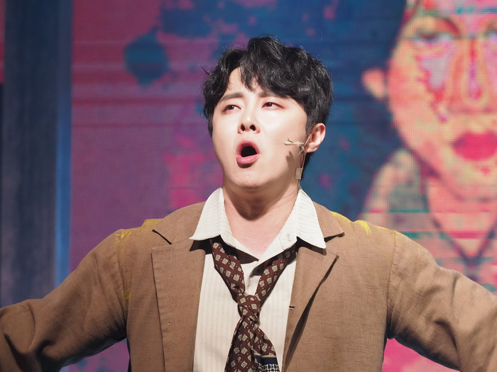 화가시리즈 뮤지컬 '모딜리아니'와 '에곤 실레' 프레스콜(모딜리아니 역 최민우). 2023.12.14 사진 ⓒ아트코리아방송 이용선 기자​