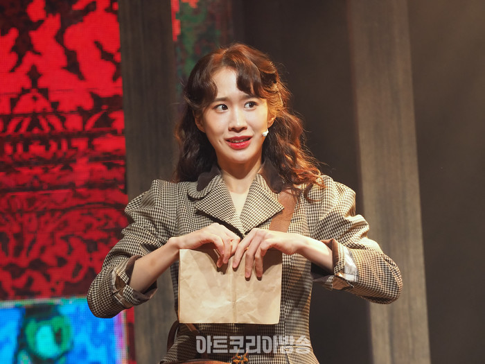 ​화가시리즈 뮤지컬 '모딜리아니'와 '에곤 실레' 프레스콜(잔 역 박새힘). 2023.12.14 사진 ⓒ아트코리아방송 이용선 기자​​