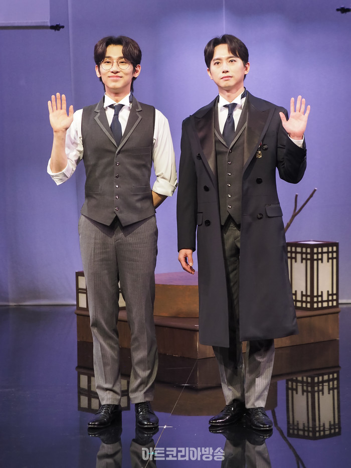 창작 뮤지컬 '리진: 빛의 여인' 프레스콜(콜랭 역의 배우 정재환, 김이삭) 2023.12.06 사진 ⓒ아트코리아방송 DB
