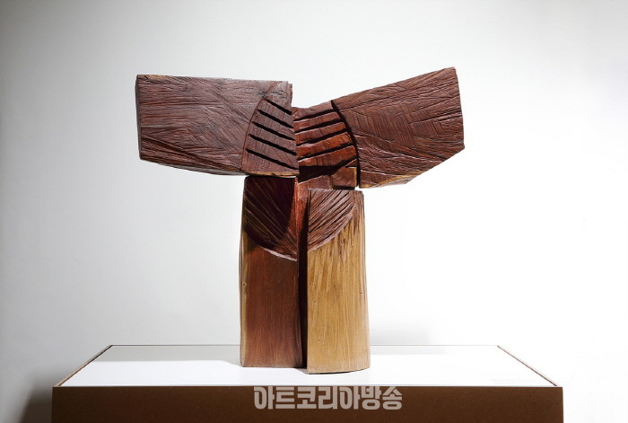 국제갤러리와 리만머핀, 한국 1세대 여성 조각가 김윤신과 공동 소속 계약전