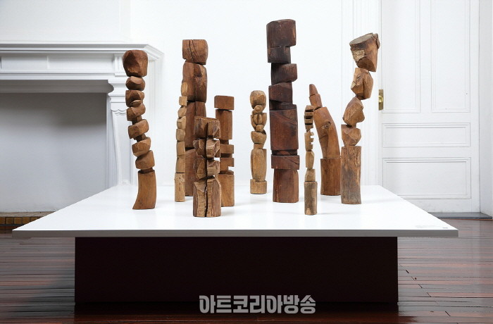 국제갤러리와 리만머핀, 한국 1세대 여성 조각가 김윤신과 공동 소속 계약전