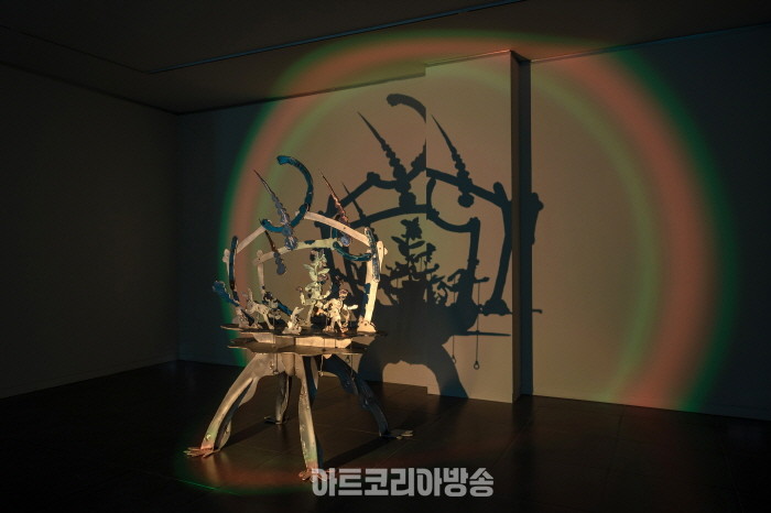 김성수, Running Mates, 106 × 123 × 189cm, 알루미늄, 스테인레스 스틸, 구리, 2022