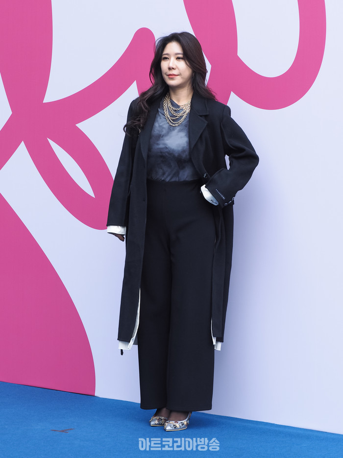 2024 F/W 서울패션위크 이준복 디자이너의 브랜드 '리이'(RE RHEE) 포토월 (가수 향기) 2024.02.03 사진 ⓒ아트코리아방송 이용선 기자