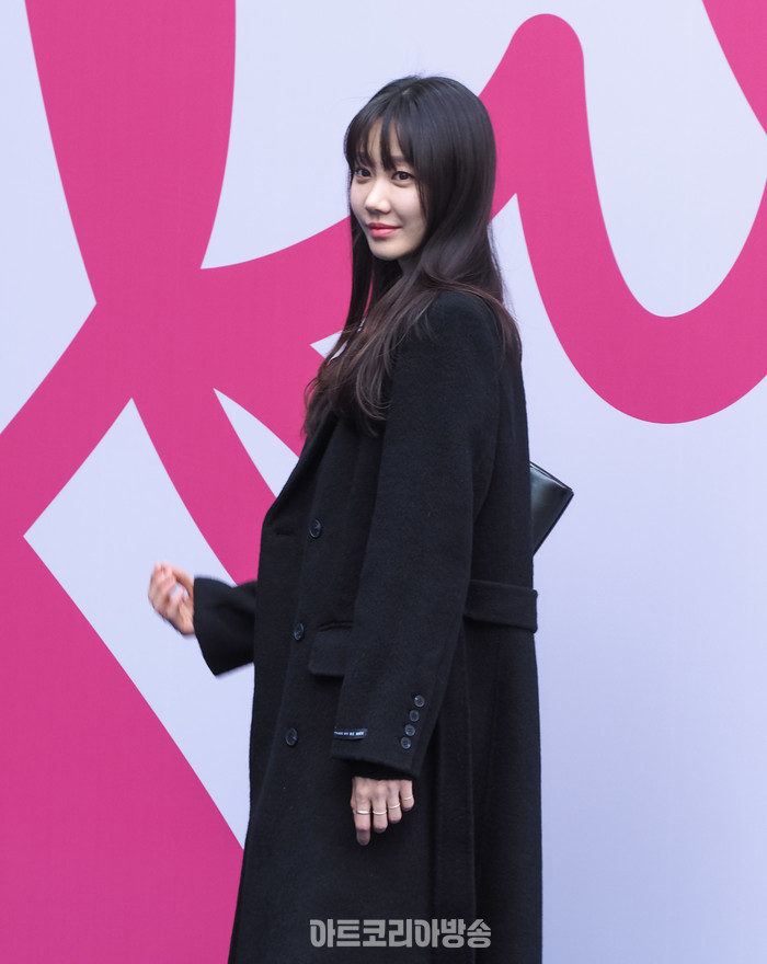 24 F/W 서울패션위크 이준복 디자이너의 브랜드 '리이'(RE RHEE) 포토월 (배우 한그루) 2024.02.03 사진 ⓒ아트코리아방송 이용선 기자