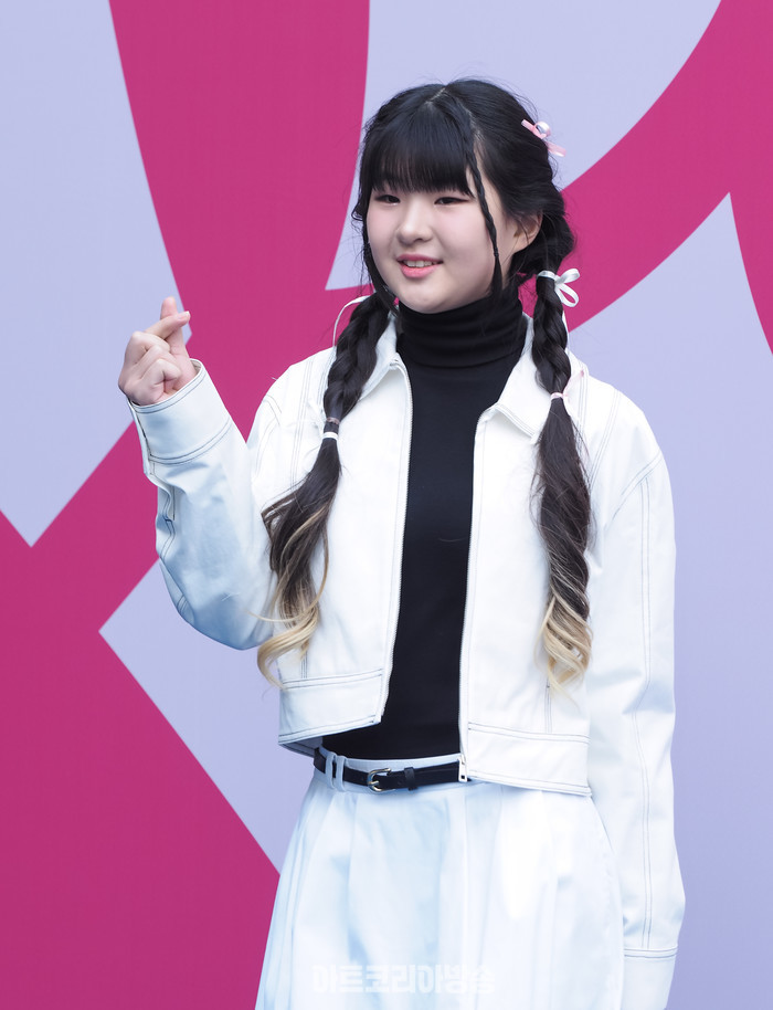 2024 F/W 서울패션위크 이준복 디자이너의 브랜드 '리이'(RE RHEE) 포토월 (인플루언서 서이브) 2024.02.03 사진 ⓒ아트코리아방송 이용선 기자