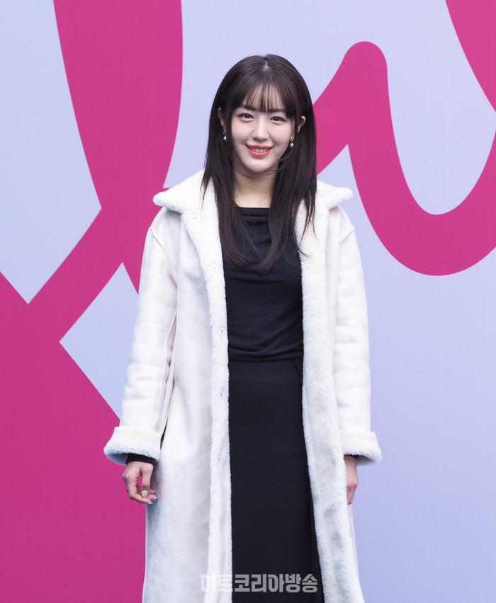 2024 F/W 서울패션위크 이준복 디자이너의 브랜드 '리이'(RE RHEE) 포토월 (배우 여주영) 2024.02.03 사진 ⓒ아트코리아방송 이용선 기자