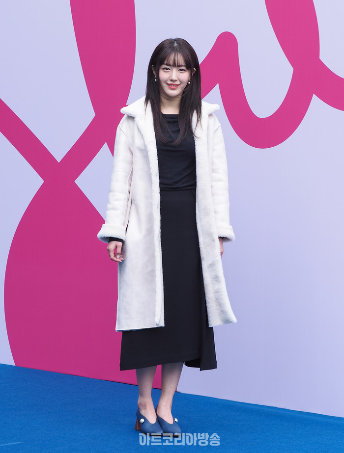 2024 F/W 서울패션위크 이준복 디자이너의 브랜드 '리이'(RE RHEE) 포토월 (배우 여주영) 2024.02.03 사진 ⓒ아트코리아방송 이용선 기자