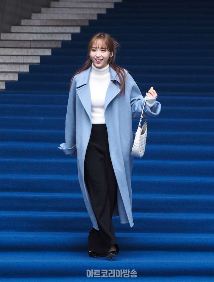 2024 F/W 서울패션위크 이준복 디자이너의 브랜드 '리이'(RE RHEE) 포토월 (윤태진 아나운서) 2024.02.03 사진 ⓒ아트코리아방송 이용선 기자