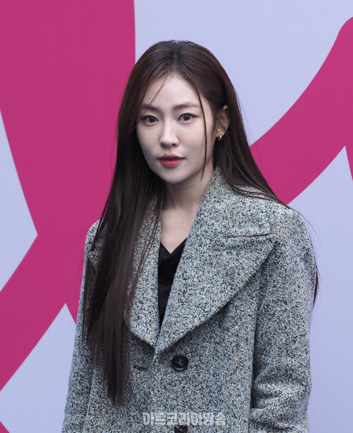 2024 F/W 서울패션위크 이준복 디자이너의 브랜드 '리이'(RE RHEE) 포토월 (배우 송지우) 2024.02.03 사진 ⓒ아트코리아방송 이용선 기자