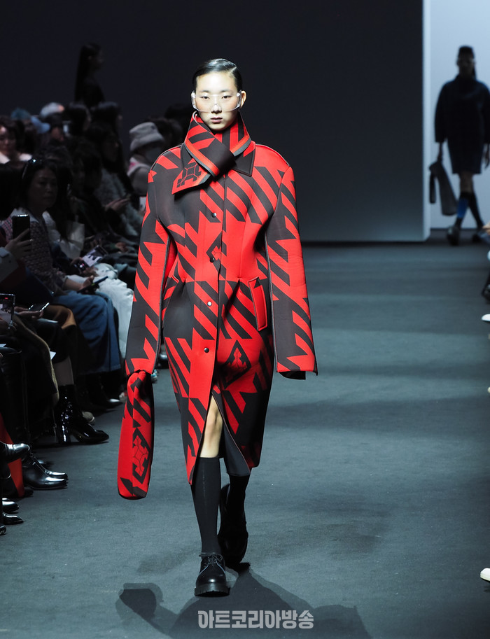 2024 F/W 서울패션위크 임선옥 디자이너의 브랜드 '파츠파츠'(partsparts) 컬렉션.  2024.02.03 사진 ⓒ아트코리아방송 이용선 기자