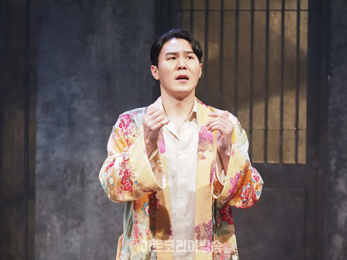 연극 '거미여인의 키스' 프레스콜(몰리나 역 이율) 2024.02.02 사진 ⓒ아트코리아방송 이용선 기자