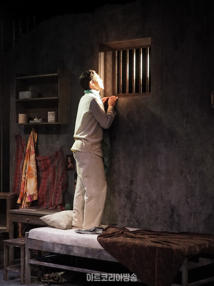 연극 '거미여인의 키스' 프레스콜(몰리나 역 이율) 2024.02.02 사진 ⓒ아트코리아방송 이용선 기자