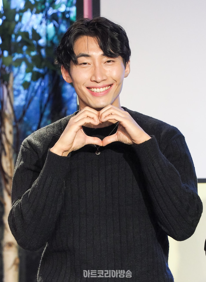 연극 '남사친 여사친' 프레스콜(민석 역 노진욱) 2024.02.06 사진 ⓒ아트코리아방송 이용선 기자