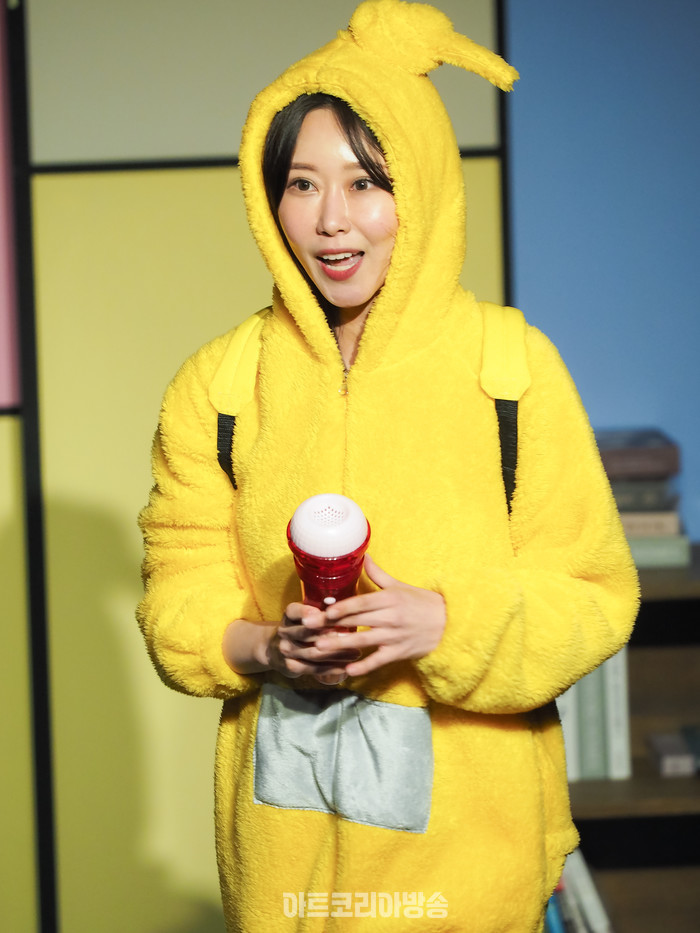 연극 '남사친 여사친' 프레스콜(윤지 역 외 김도연) 2024.02.06 사진 ⓒ아트코리아방송 이용선 기자