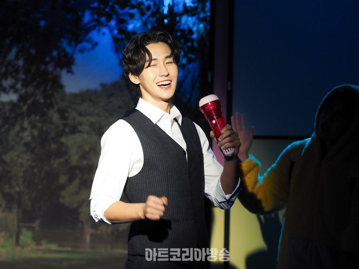 연극 '남사친 여사친' 프레스콜(성진 역 정승환) 2024.02.06 사진 ⓒ아트코리아방송 이용선 기자