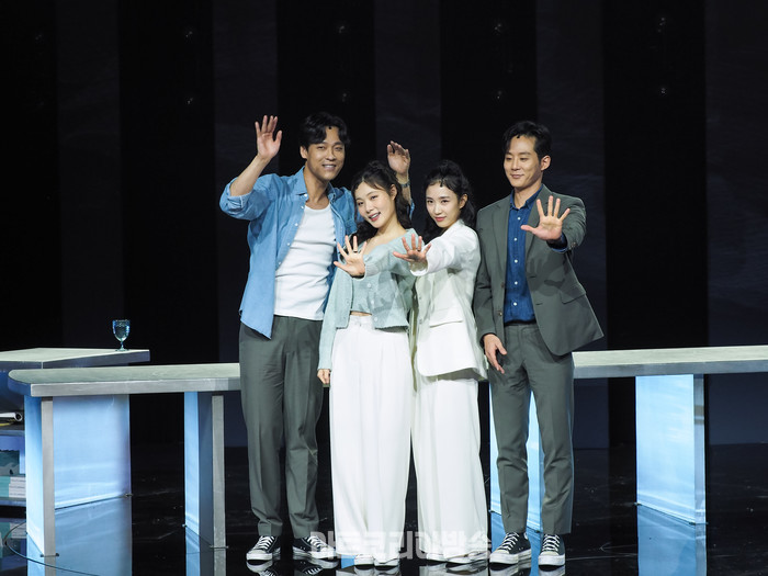 뮤지컬 '라스트 파이브 이어스' 프레스콜(사진 왼쪽부터 최재림, 민경아, 박지연, 이충주) 2024.02.14 ⓒ아트코리아방송 이용선 기자