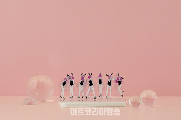 프로젝트 You Are Not Alone 굿즈(한정판 아크릴 스탠드)