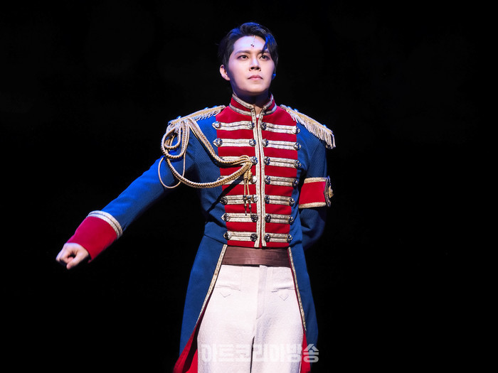 뮤지컬 '마리 앙투아네트' 커튼콜(악셀 폰 페르젠 백작 역 이해준 ) 2024.03.15 사진 ⓒ아트코리아방송 이용선 기자