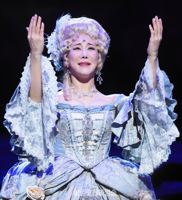 뮤지컬 '마리 앙투아네트' 커튼콜(마리 앙투아네트 역 김소향) 2024.03.15 사진 ⓒ아트코리아방송 이용선 기자