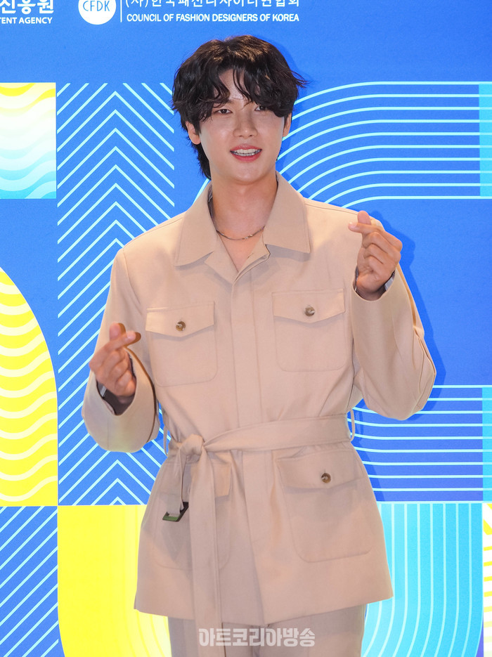 패션코드 2024 F/W 박소현 디자이너 브랜드 니치투나잇(NICHE2NIGHT) 포토월 행사(노지훈) 2024.03.21 사진 ⓒ아트코리아방송 이용선 기자