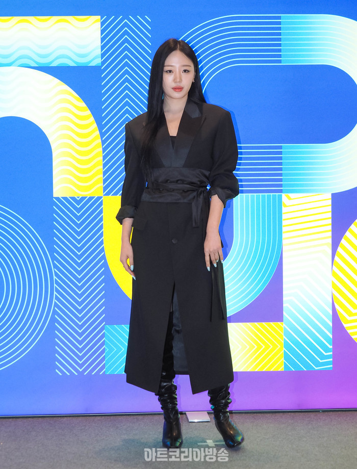 패션코드 2024 F/W 박소현 디자이너 브랜드 니치투나잇(NICHE2NIGHT) 포토월 행사(썸머케익) 2024.03.21 사진 ⓒ아트코리아방송 이용선 기자