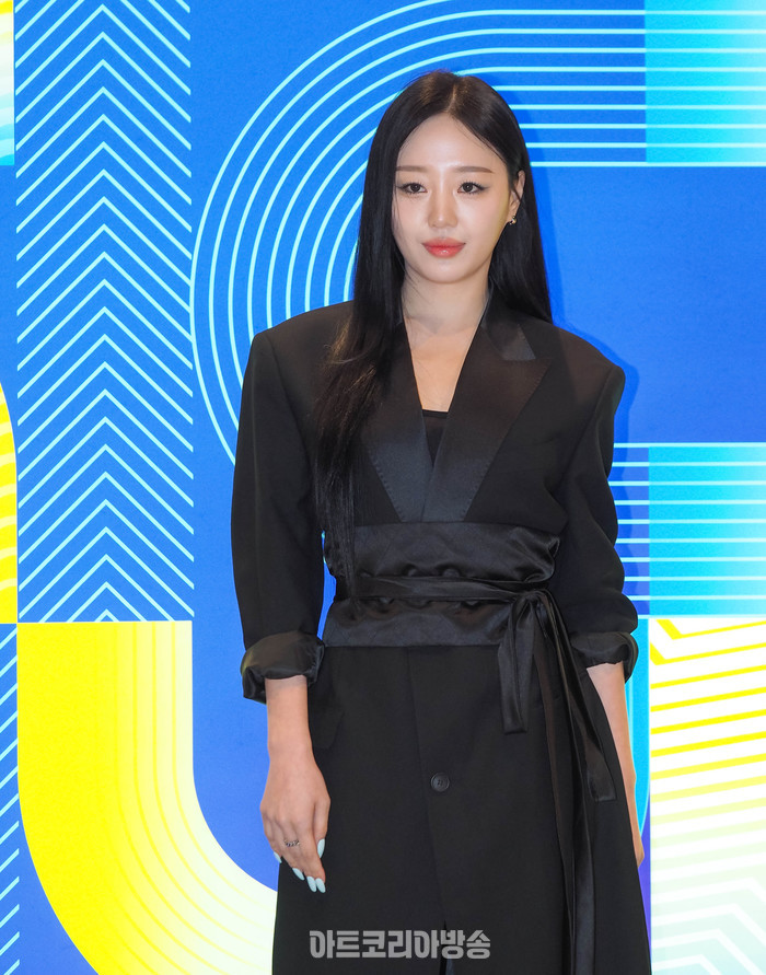 패션코드 2024 F/W 박소현 디자이너 브랜드 니치투나잇(NICHE2NIGHT) 포토월 행사(썸머케익) 2024.03.21 사진 ⓒ아트코리아방송 이용선 기자