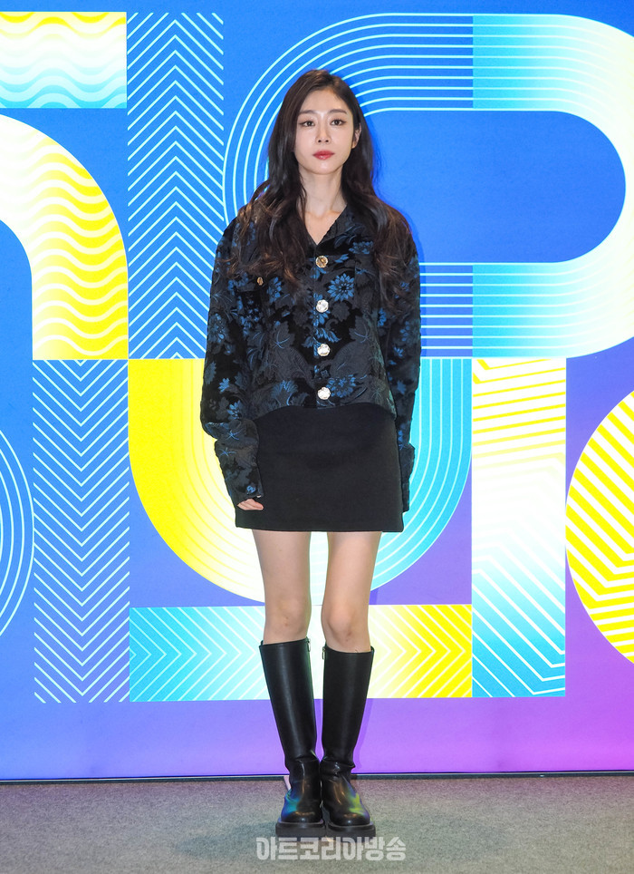 패션코드 2024 F/W 박소현 디자이너 브랜드 니치투나잇(NICHE2NIGHT) 포토월 행사(서지수) 2024.03.21 사진 ⓒ아트코리아방송 이용선 기자