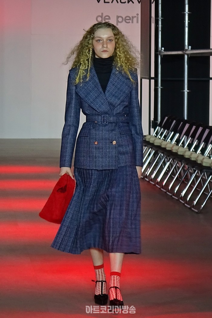 패션코드 2024 F/W 페리 메라 패션쇼