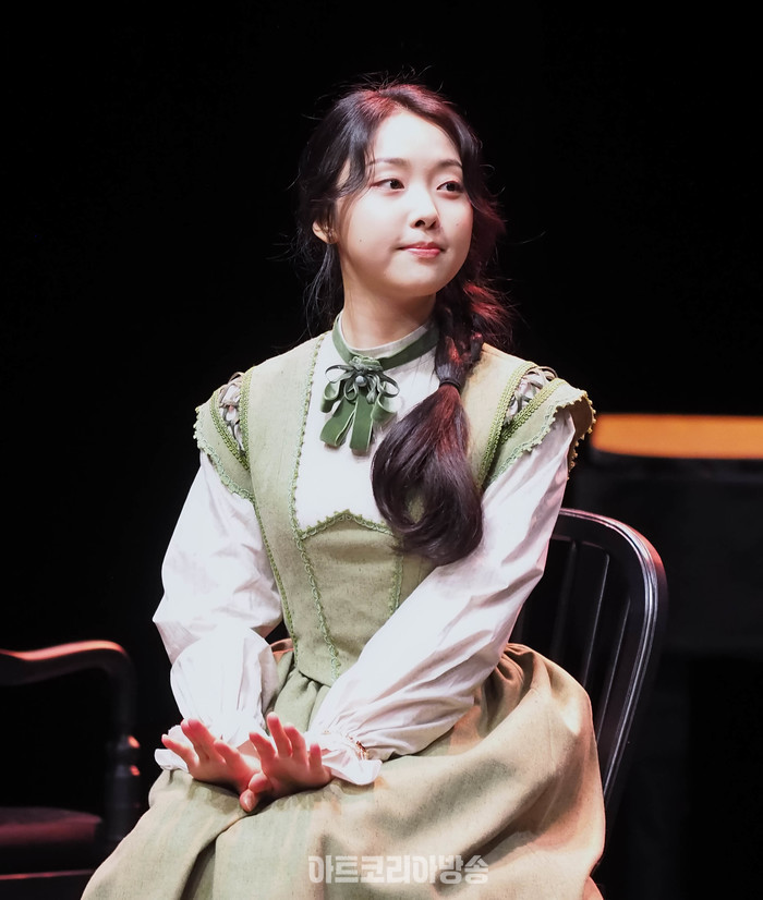 서울시극단 연극 '욘, John' 프레스콜(프리다 폴달 역 엄예지) 2024.03.29 사진 ⓒ아트코리아방송 이용선 기자