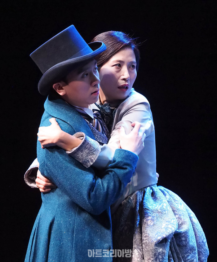 서울시극단 연극 '욘, John' 프레스콜(엘하르트 보르크만 역 이승우) 2024.03.29 사진 ⓒ아트코리아방송 이용선 기자