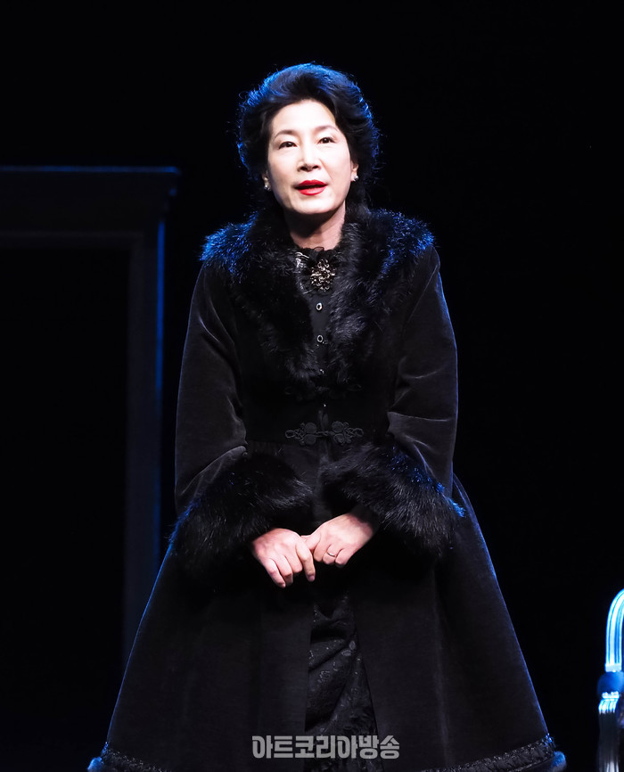 서울시극단 연극 '욘, John' 프레스콜(엘라 렌트하임 역 정아미) 2024.03.29 사진 ⓒ아트코리아방송 이용선 기자