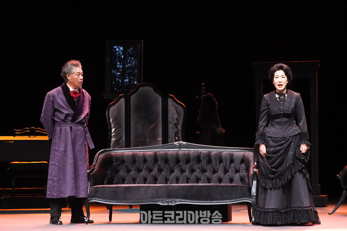 서울시극단 연극 '욘, John' 프레스콜(엘라 렌트하임 역 정아미) 2024.03.29 사진 ⓒ아트코리아방송 이용선 기자