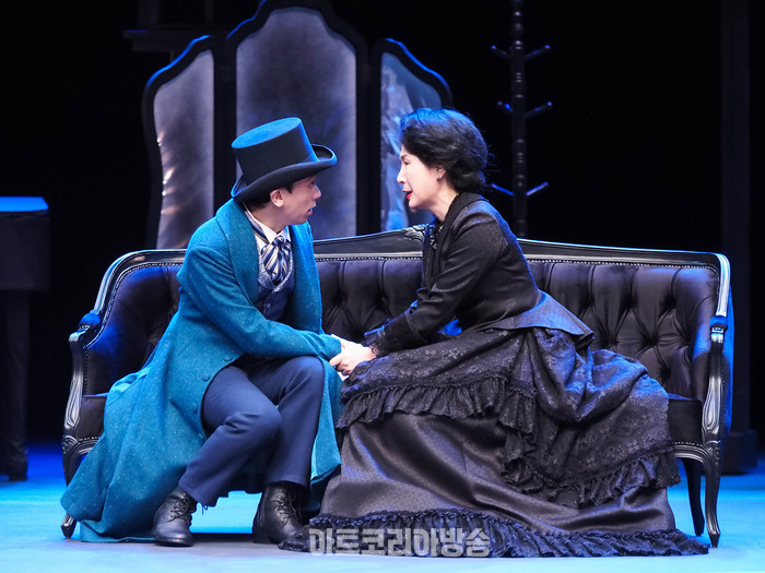 서울시극단 연극 '욘, John' 프레스콜(엘라 렌트하임 역 정아미) 2024.03.29 사진 ⓒ아트코리아방송 이용선 기자