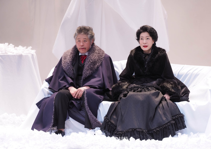 서울시극단 연극 '욘, John' 프레스콜(엘라 렌트하임 역 정아미) 2024.03.29 사진 ⓒ아트코리아방송 이용선 기자