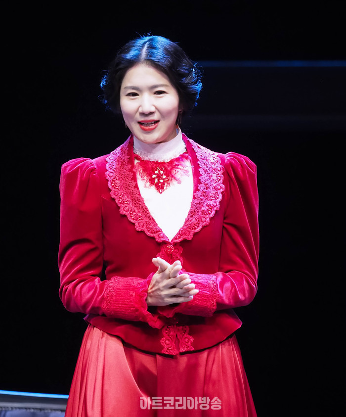 서울시극단 연극 '욘, John' 프레스콜(화니 빌톤 역 최나라) 2024.03.29 사진 ⓒ아트코리아방송 이용선 기자