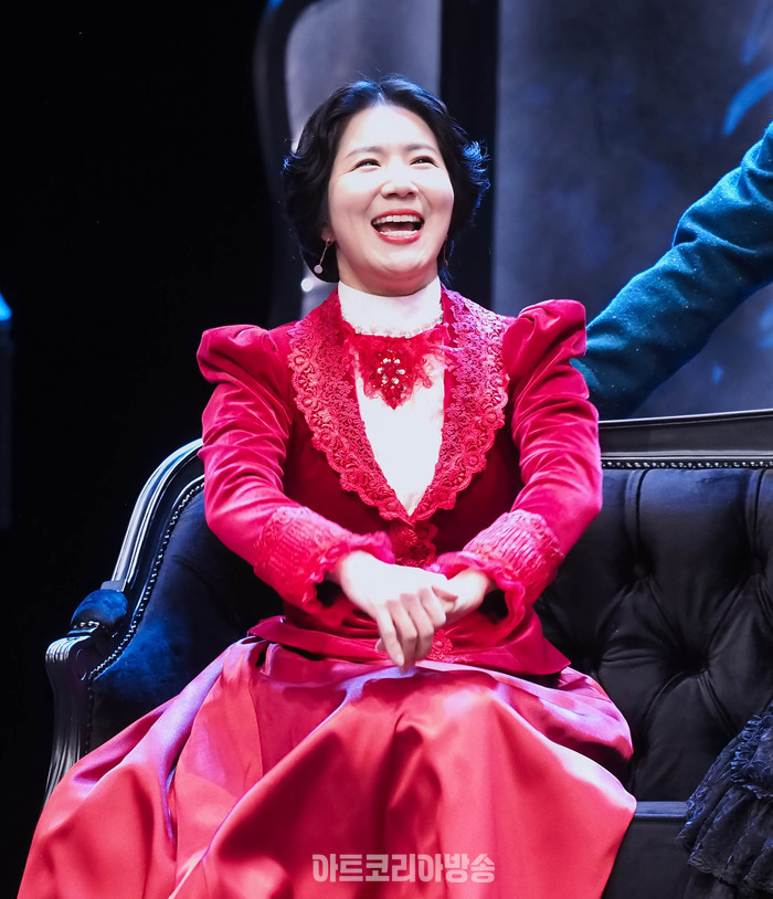 서울시극단 연극 '욘, John' 프레스콜(화니 빌톤 역 최나라) 2024.03.29 사진 ⓒ아트코리아방송 이용선 기자