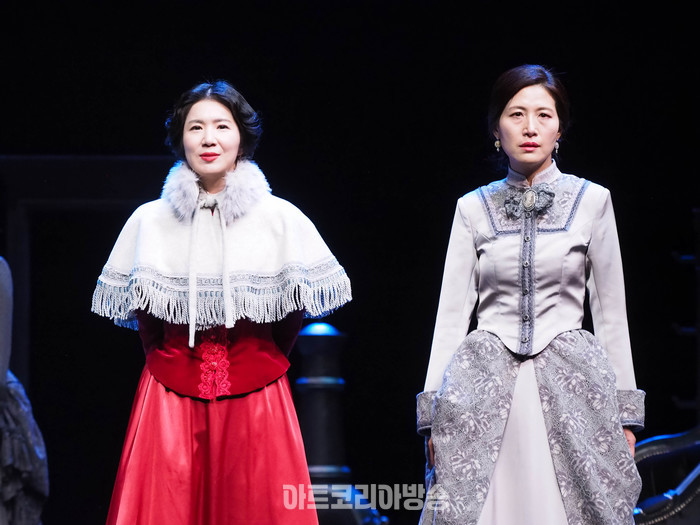 서울시극단 연극 '욘, John' 프레스콜(화니 빌톤 역 최나라) 2024.03.29 사진 ⓒ아트코리아방송 이용선 기자