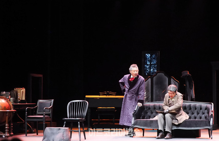 서울시극단 연극 '욘, John' 프레스콜(욘 가브리엘 보르크만 역 이남희) 2024.03.29 사진 ⓒ아트코리아방송 이용선 기자