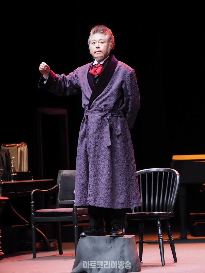 서울시극단 연극 '욘, John' 프레스콜(욘 가브리엘 보르크만 역 이남희) 2024.03.29 사진 ⓒ아트코리아방송 이용선 기자