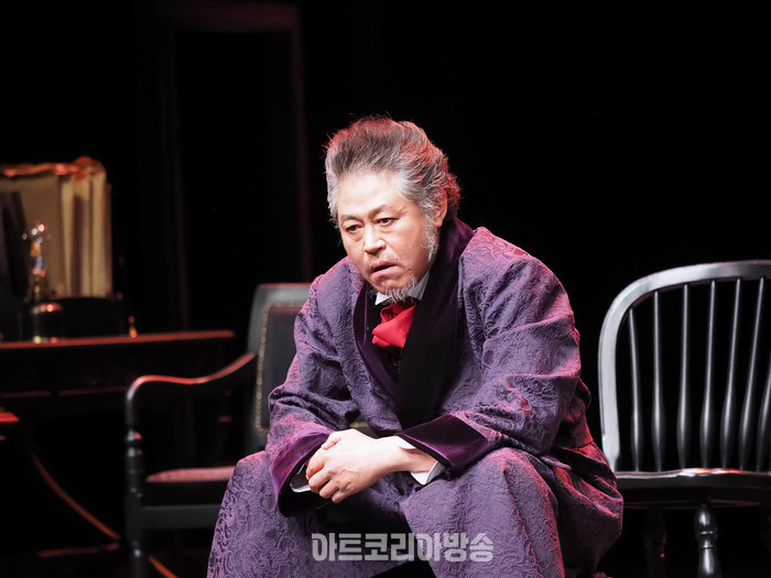 서울시극단 연극 '욘, John' 프레스콜(욘 가브리엘 보르크만 역 이남희) 2024.03.29 사진 ⓒ아트코리아방송 이용선 기자